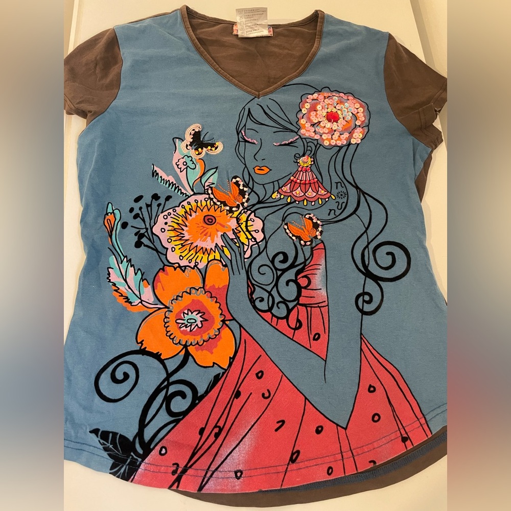 Women’s V-Neck Graphic Floral Tee in Blue and Orange